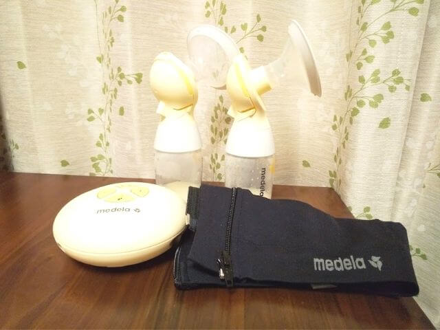 メデラ電動さく乳器「スイング・マキシ」と「ハンズフリーさく乳のブラ」の写真